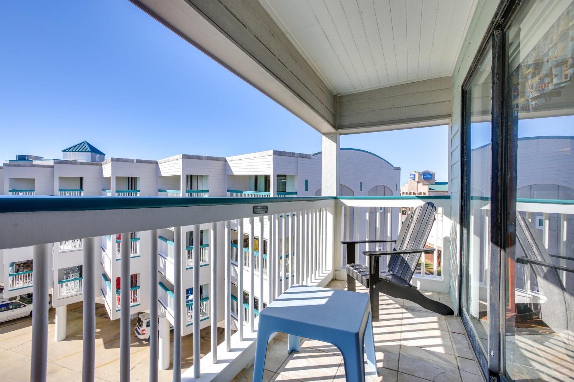 Galveston Retreat With Balcony And Gulf Views! Apartment Luaran gambar