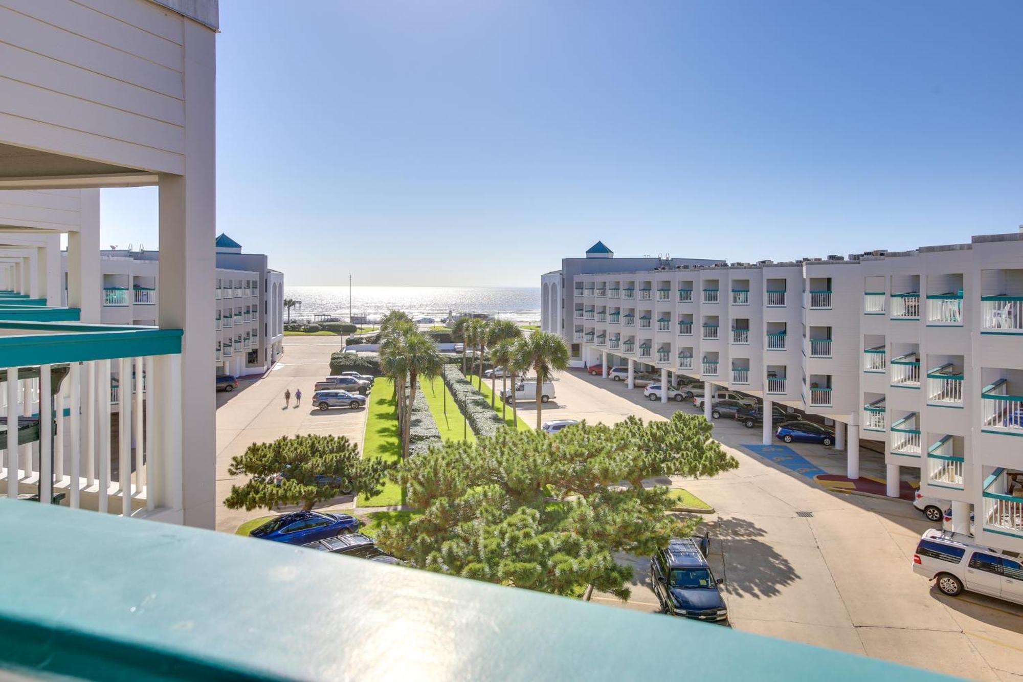 Galveston Retreat With Balcony And Gulf Views! Apartment Luaran gambar