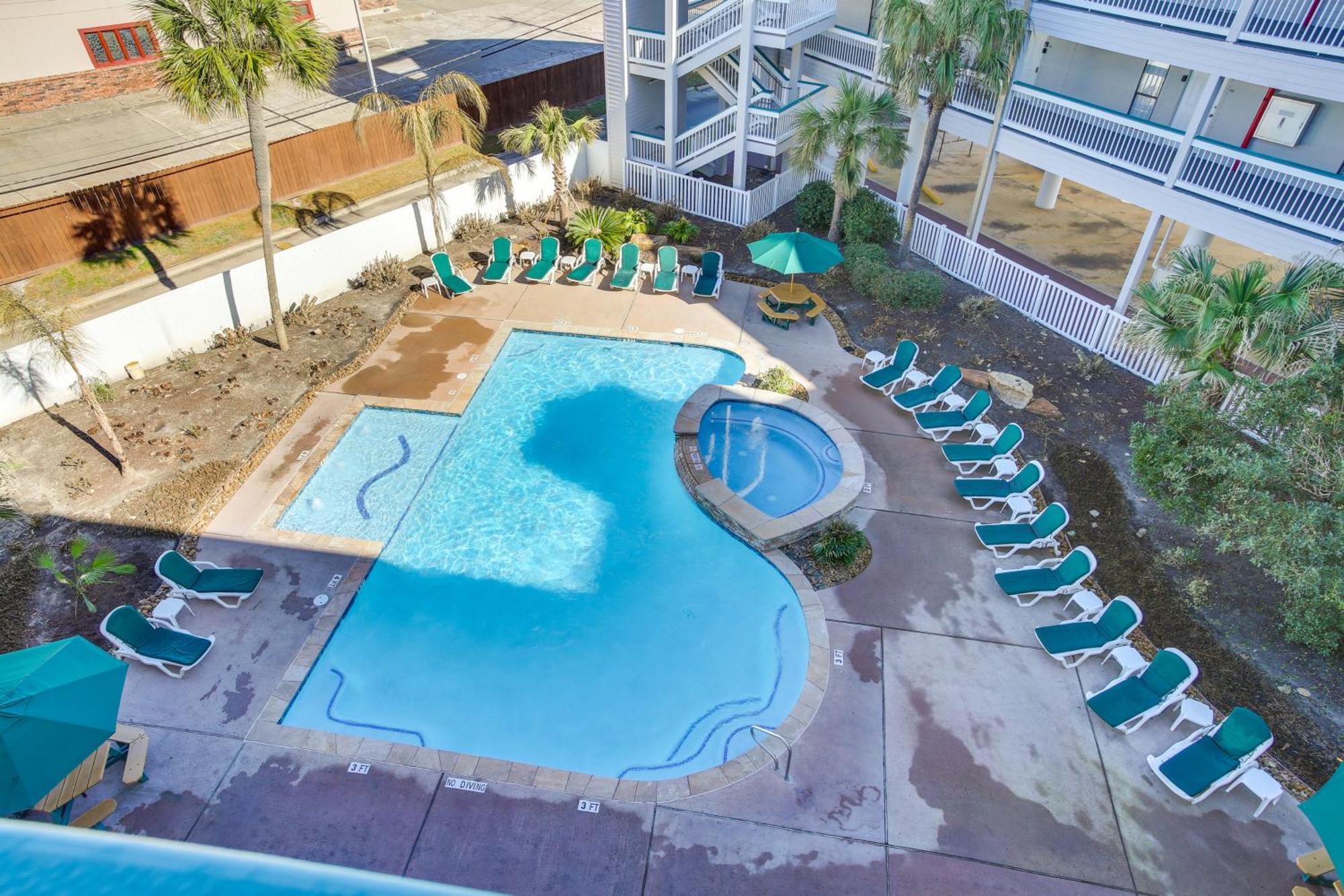 Galveston Retreat With Balcony And Gulf Views! Apartment Luaran gambar