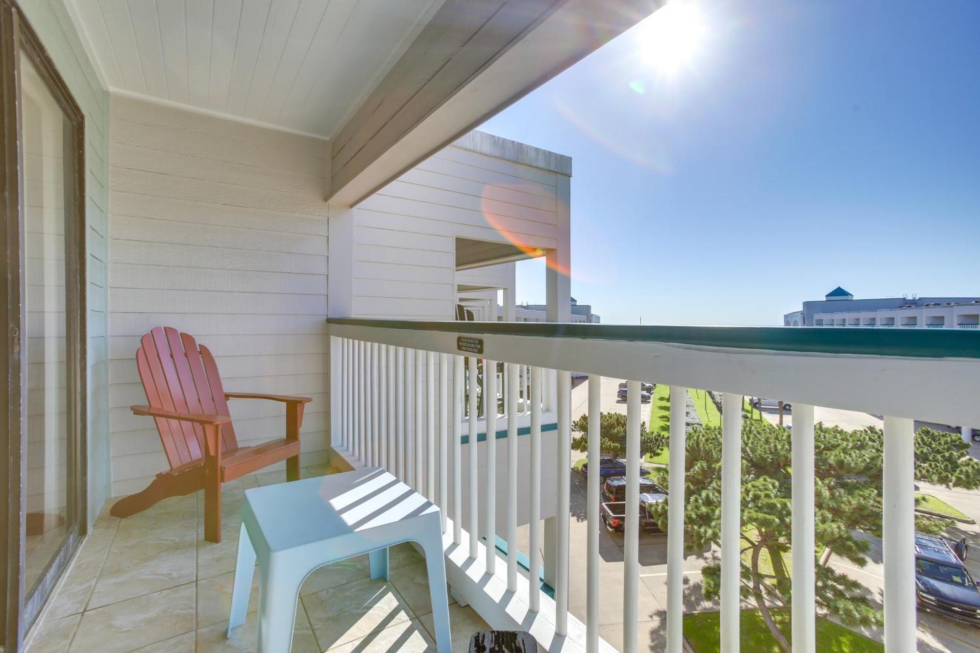 Galveston Retreat With Balcony And Gulf Views! Apartment Luaran gambar